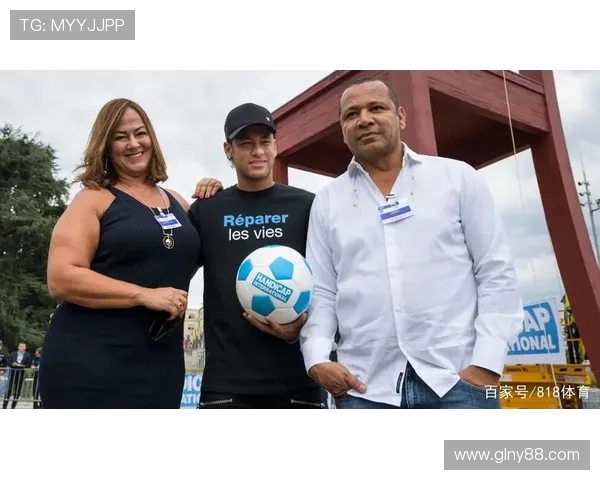 迷弟心声足球明星母亲的辛酸历程与荣耀时刻分享