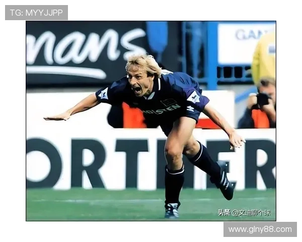 九十多岁足球明星的传奇人生与不朽成就回顾